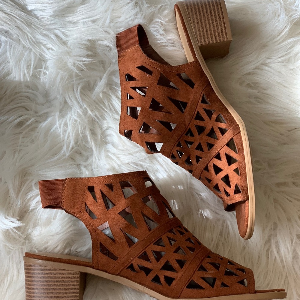 American Eagle Boots with heel